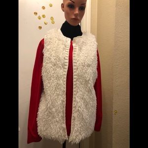 New “ Eyeshadow “ Faux Fur White Vest!!!